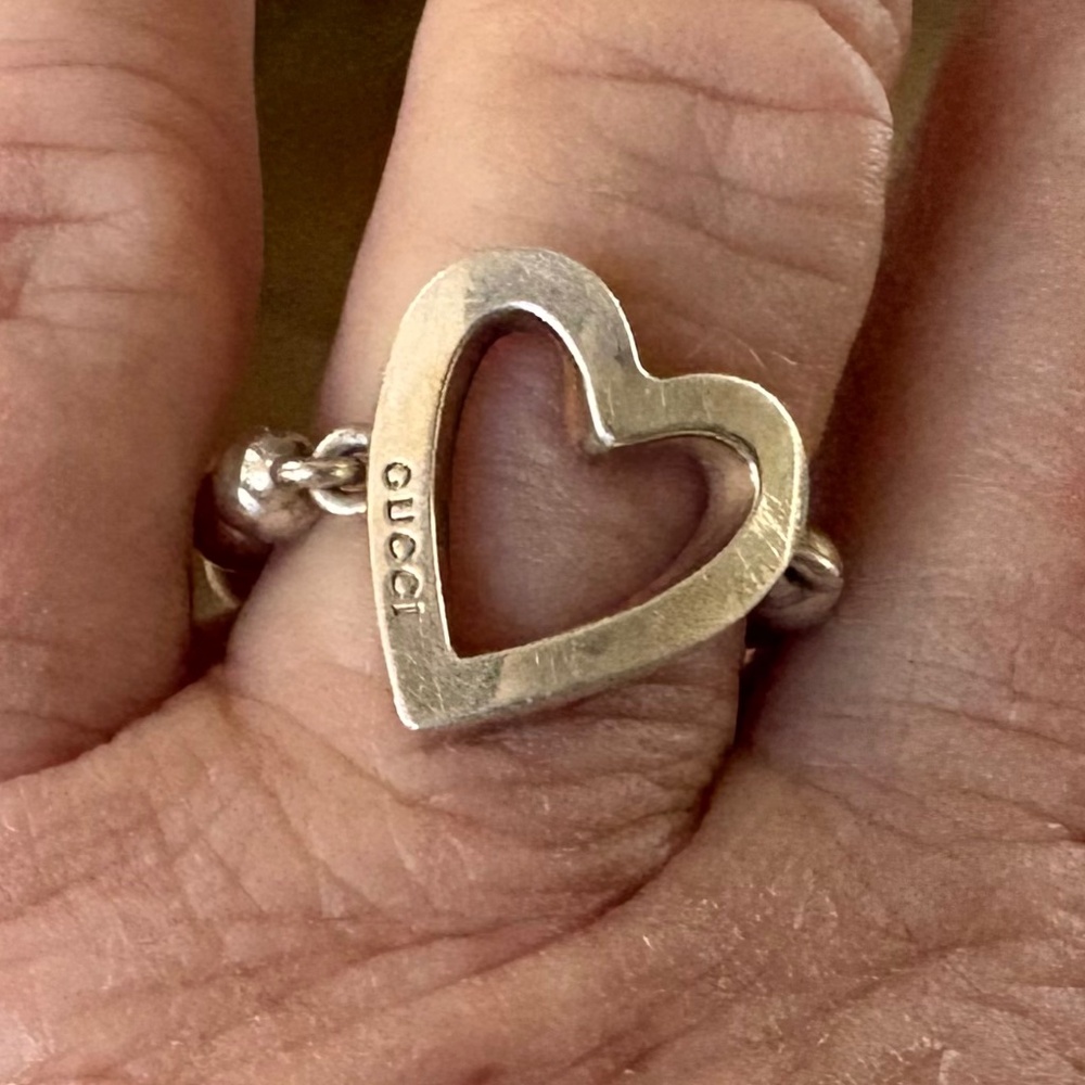 Gucci Sterling Silver Open Heart Ball Chain Ring Size 7 - Picture 3 of 6